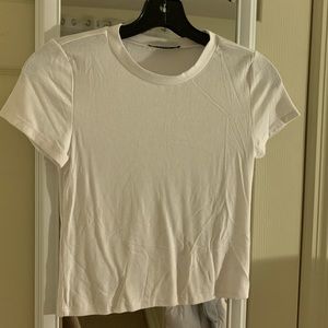 plain white t shirt
